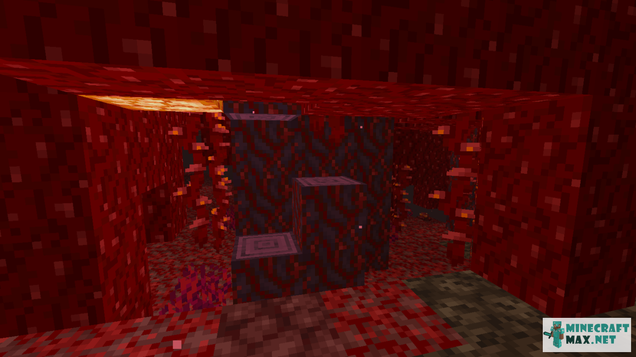 Crimson Stairs in Minecraft | Screenshot 2