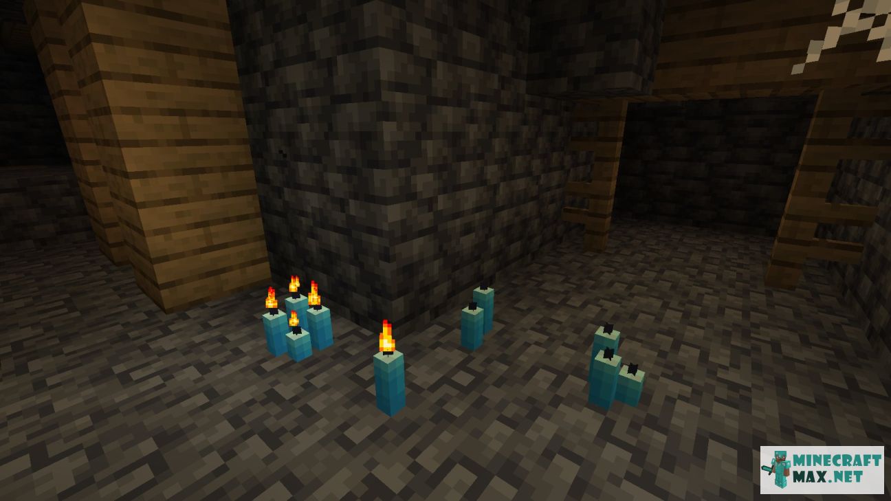 Light Blue Candle in Minecraft | Screenshot 2