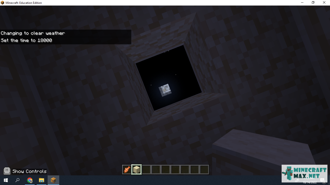 Quests Full moon in the window of a desert piramid for Minecraft | Screenshot 1