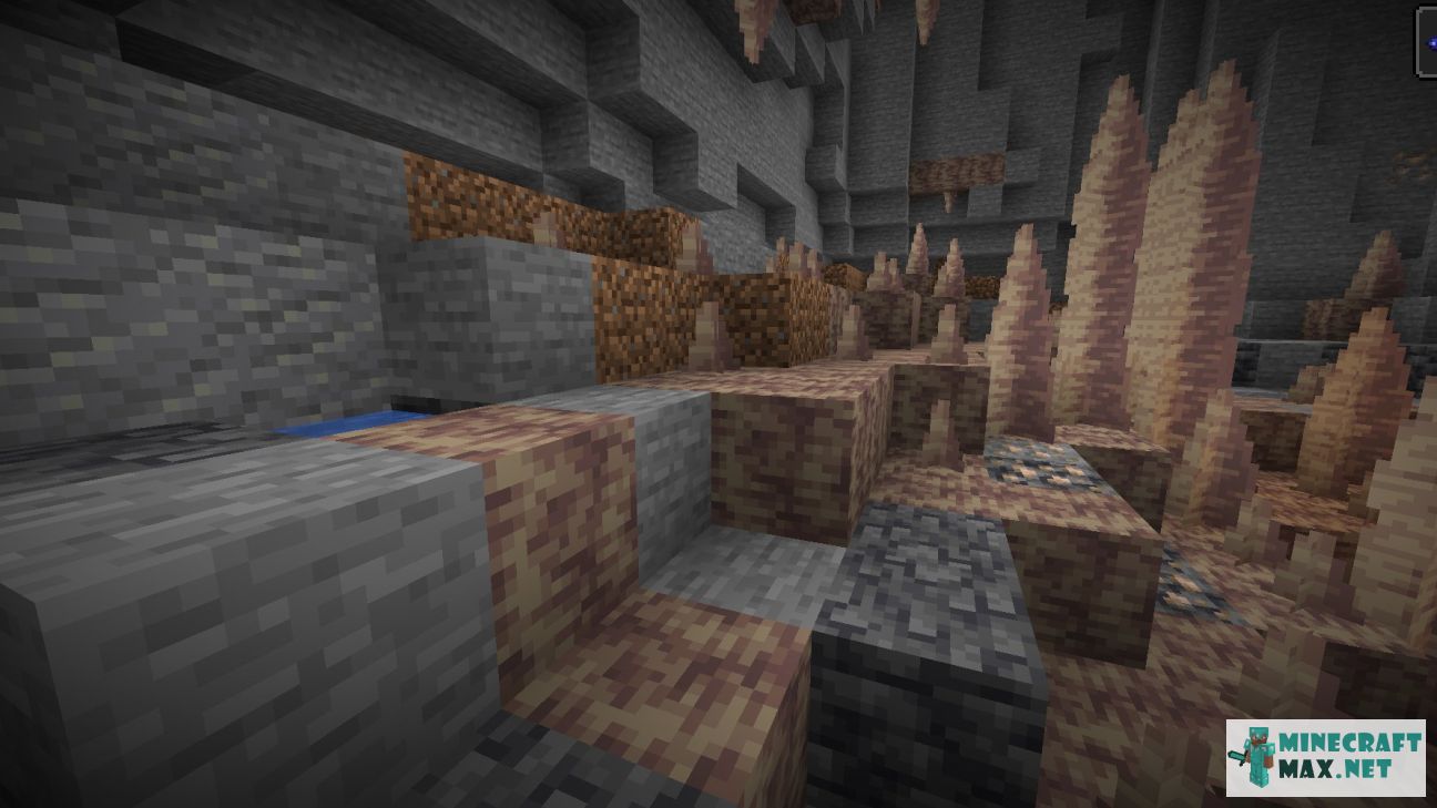 Pointed Dripstone in Minecraft | Screenshot 1