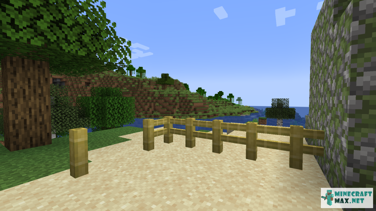 Bamboo Fence in Minecraft | Screenshot 1