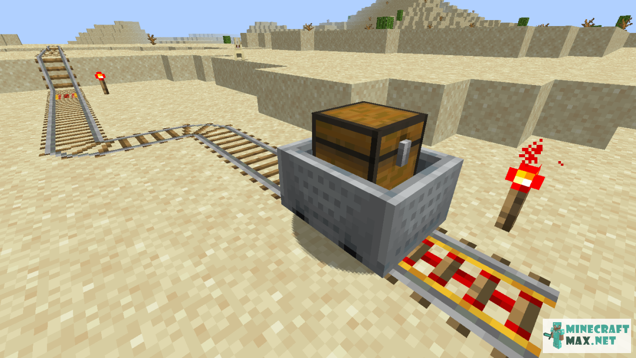 Minecart with Chest in Minecraft | Screenshot 1