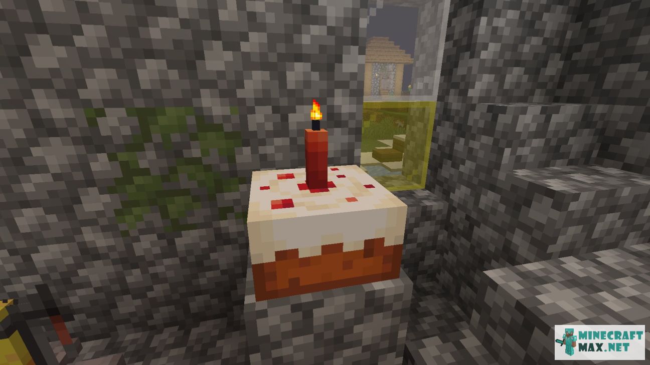 Cake with Red Candle in Minecraft | Screenshot 1