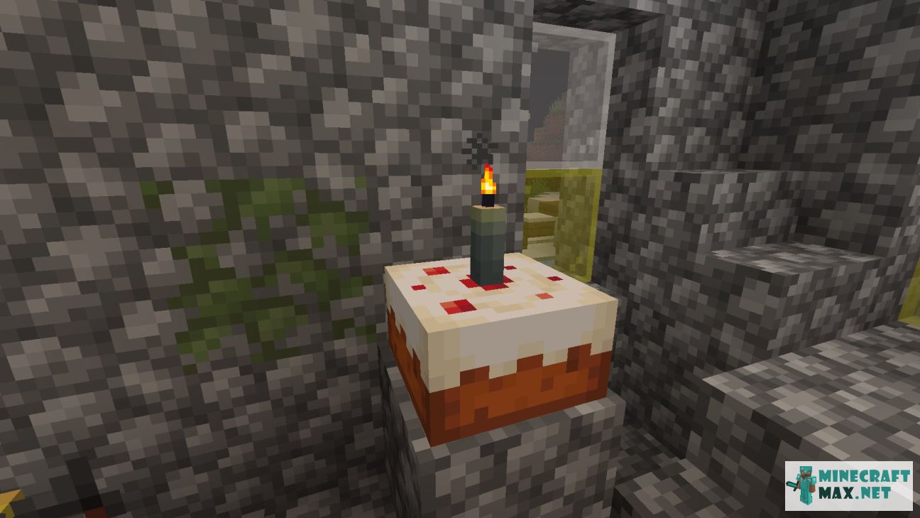 Cake with Gray Candle in Minecraft | Screenshot 1