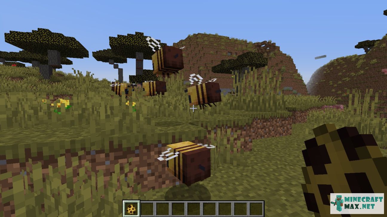 Bee Spawn Egg in Minecraft | Screenshot 1
