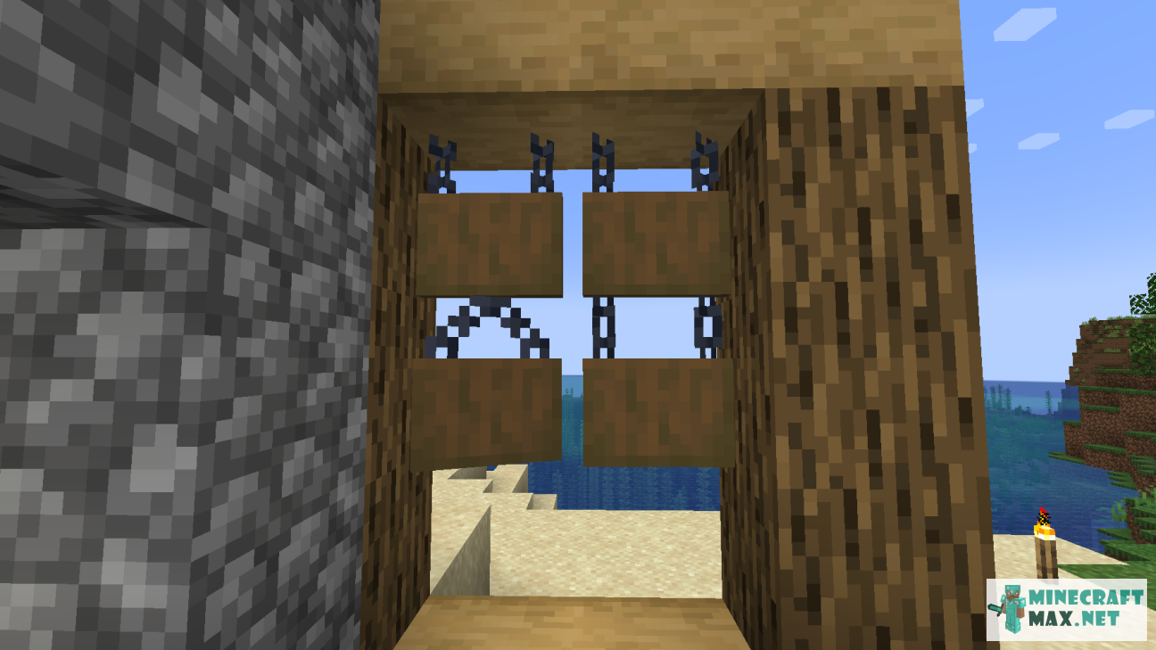 Spruce Hanging Sign in Minecraft | Screenshot 2