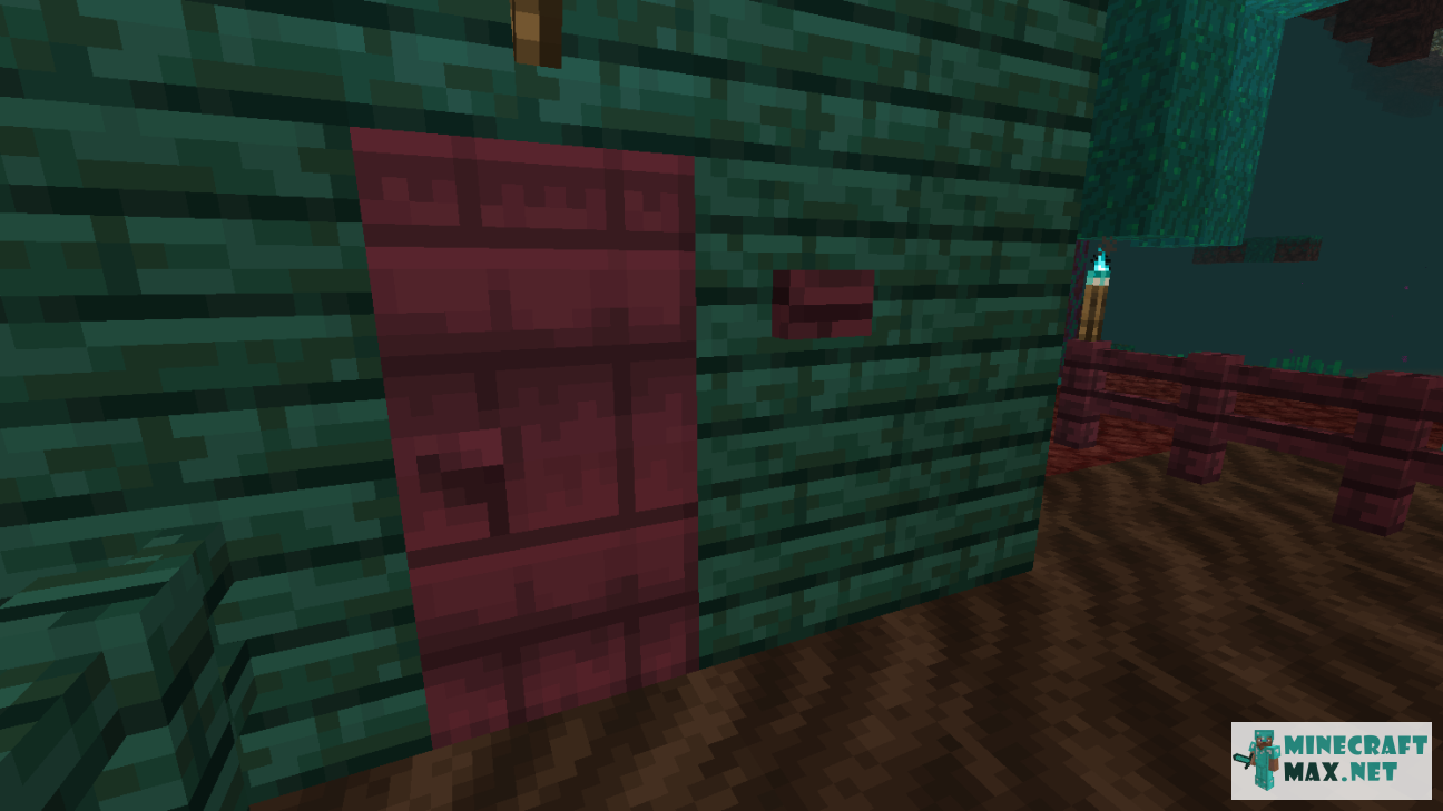 Crimson Button in Minecraft | Screenshot 1