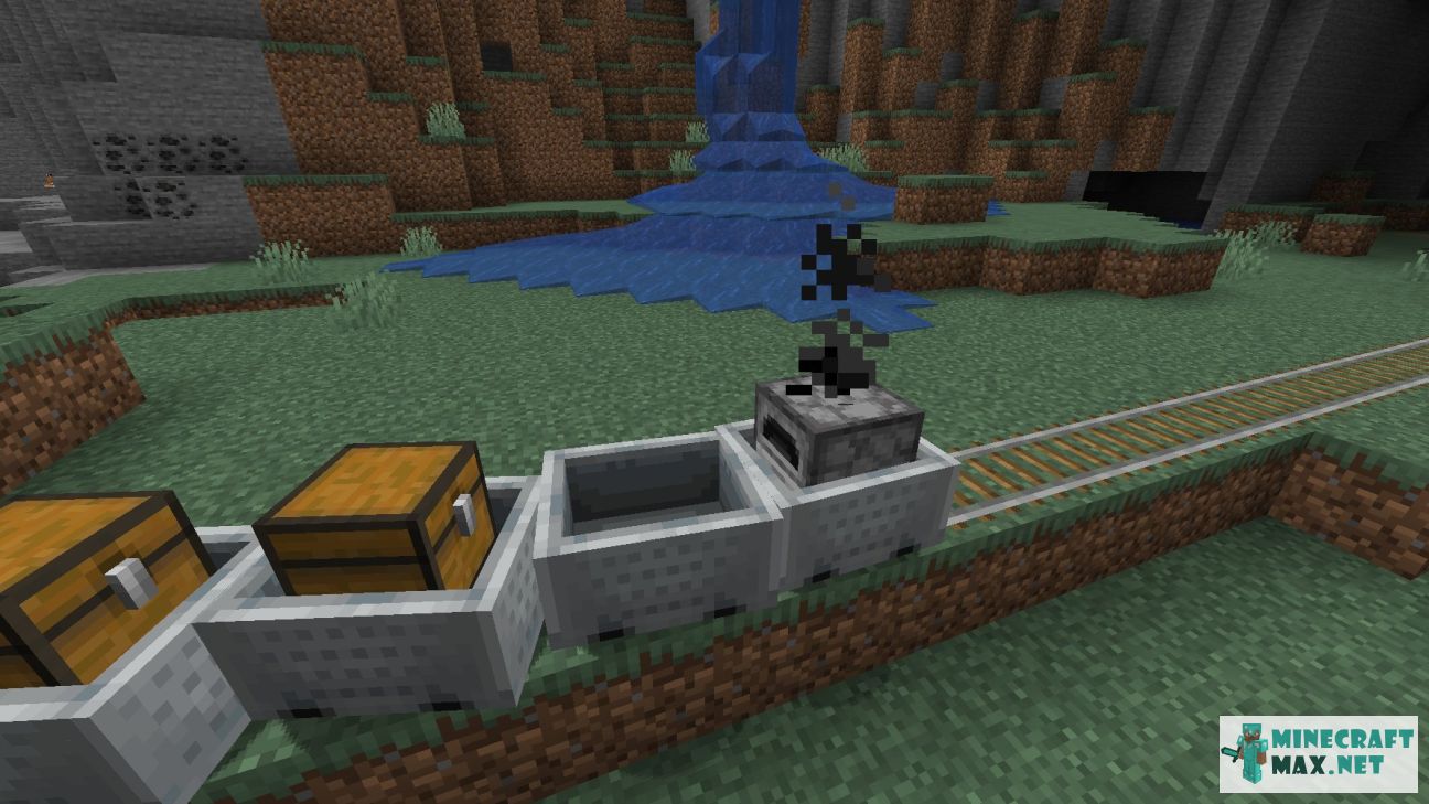 Minecart with Furnace in Minecraft | Screenshot 2