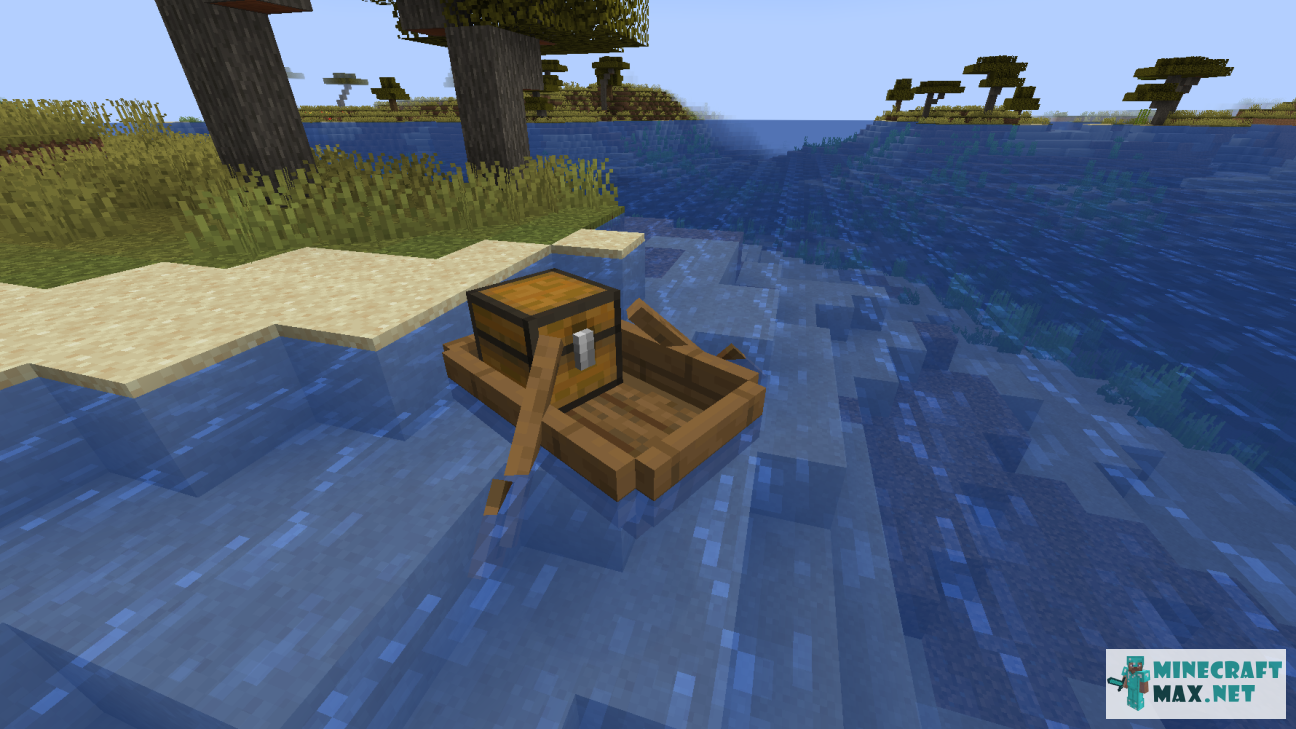 Spruce Boat with Chest in Minecraft | Screenshot 1