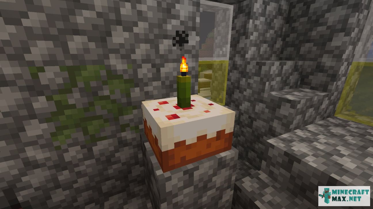 Cake with Green Candle in Minecraft | Screenshot 1