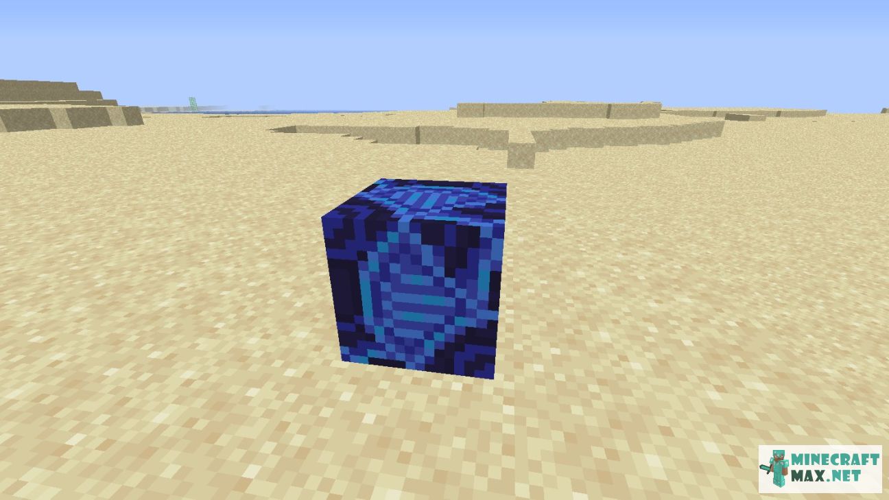 Blue Glazed Terracotta in Minecraft | Screenshot 1