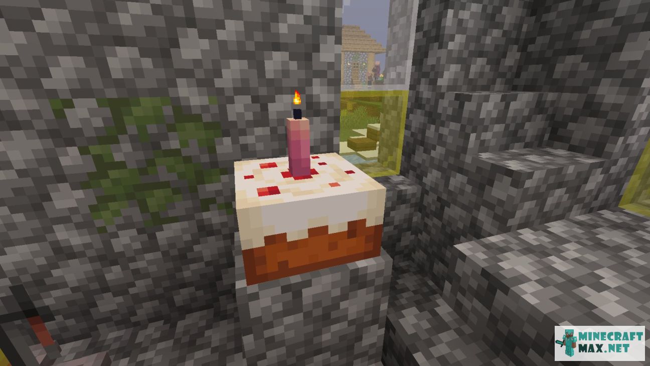Cake with Pink Candle in Minecraft | Screenshot 1
